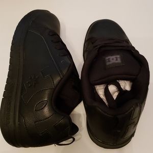 Black DC Leather Skate Shoes Size 6.5